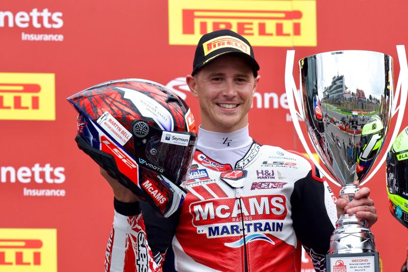 Kent and McAMS Racing Yamaha celebrate podium success at Brands Hatch