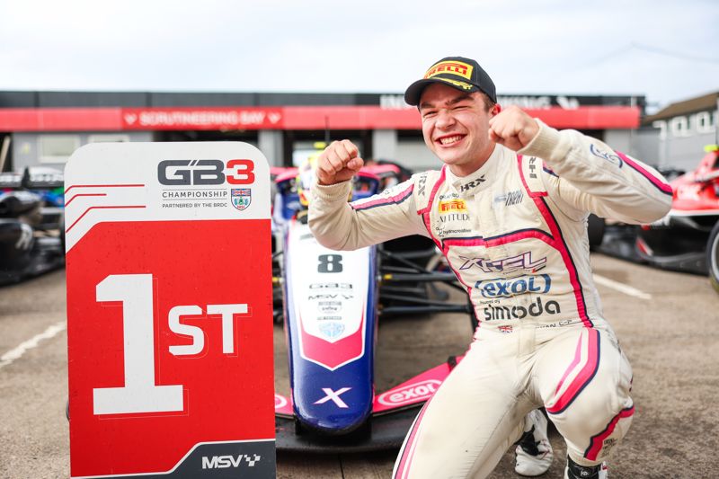Campbell-Pilling charges to emotional maiden GB3 win in Donington Park race three