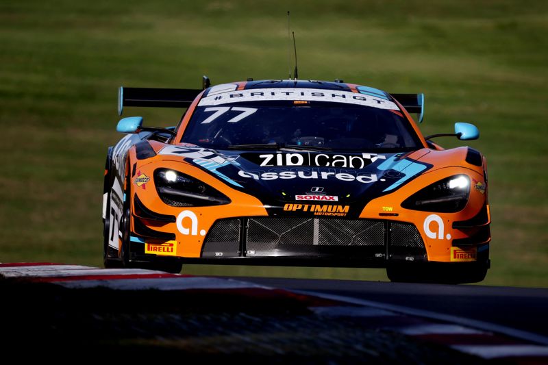 British GT Pre Qualifying: Barnicoat continues to set Brands Hatch pace