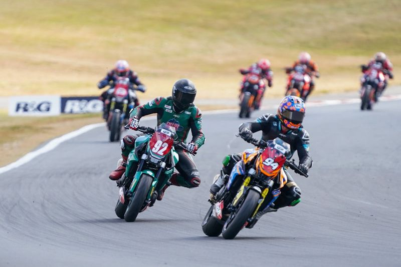 ROKiT OFF BMW F 900 R Cup: Pearson beats Lee to LCQ victory