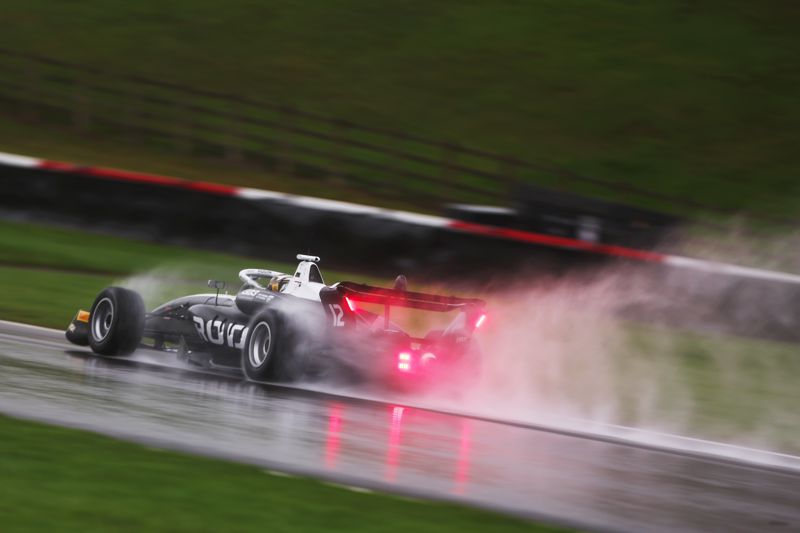 Friday testing updates: Ninovic tops soggy Donington Park test day