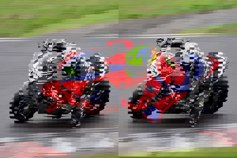 Final chance to save on ZYN British Superbike R&G Official Test at Oulton Park