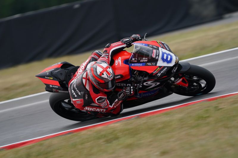 Quattro Group British Supersport Championship: Late lap by Stapleford steals top spot from Kennedy