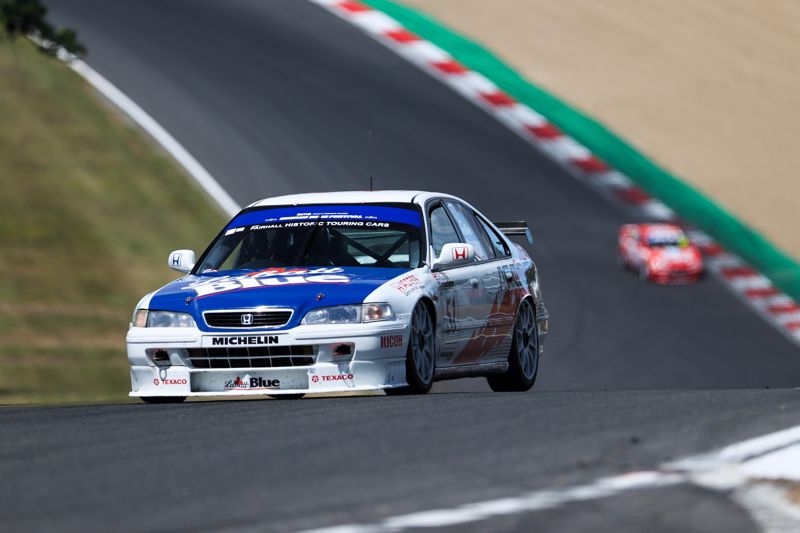 Super Touring Power: Lyons roars to victory after Turkington retires from lead