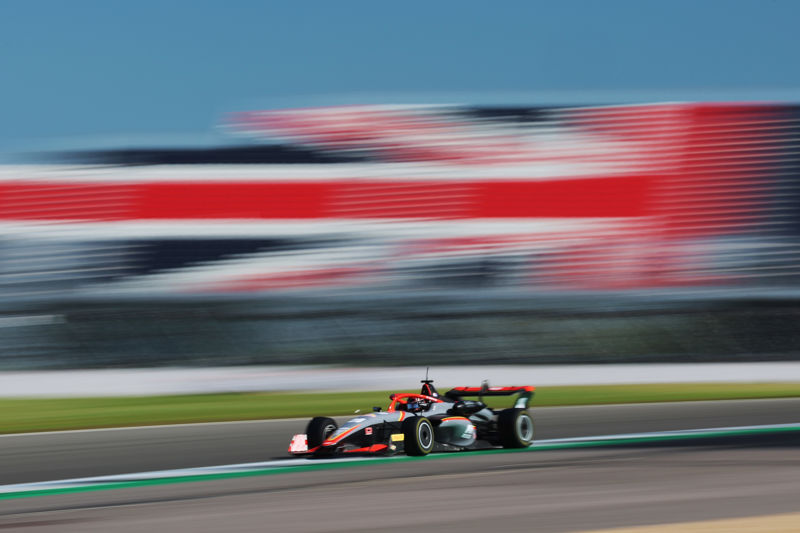 Bedrin smashes Silverstone qualifying lap record for double GB3 pole