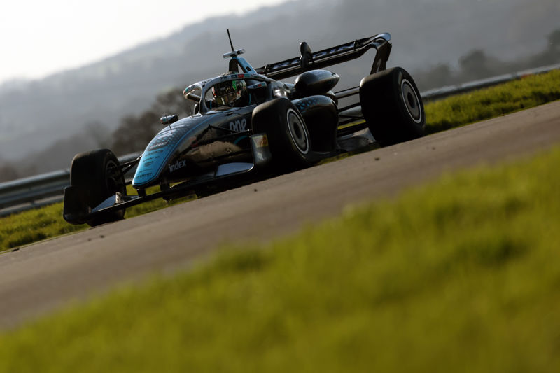 Molnar ups the pace to end GB3 media day test quickest at Donington Park