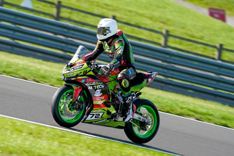1pMobile National Junior Sportbike Championship: Payne pips Mackenzie to fastest practice time