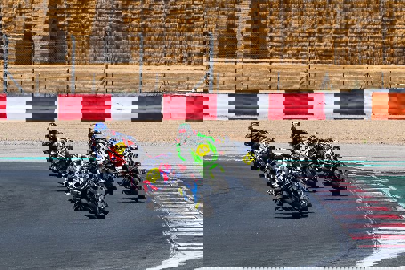 ESBK Race 2: Lopes doubles up with victory at Circuito de Navarra
