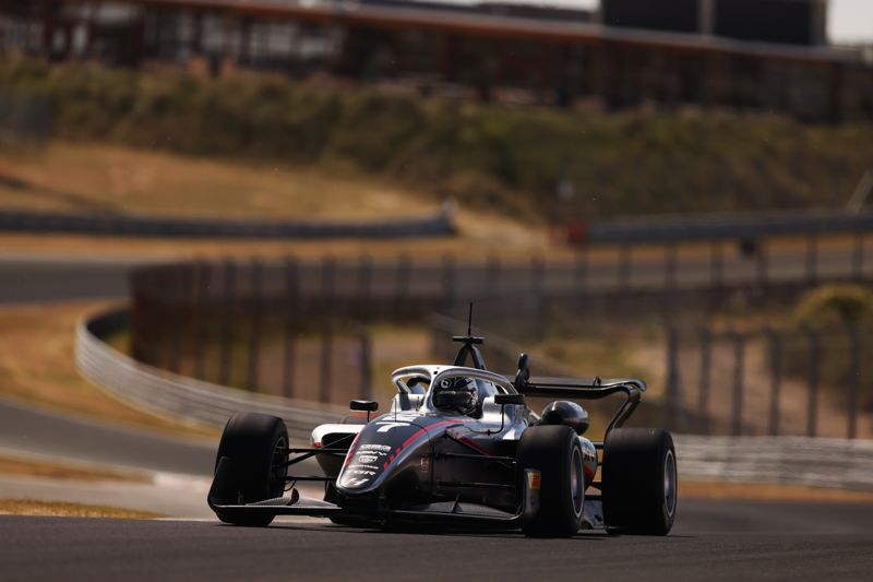 Fairclough tops Thursday session at Zandvoort as top-three split by half a tenth