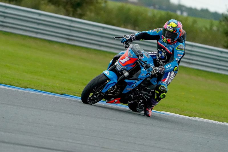 ROKiT OFF BMW F 900 R Cup: Burrell dominates Qualifying as he and Coates take Heat poles ROKiT OFF BMW F 900 R Cup: Burrell dominates Qualifying as he and Coates take Heat poles
