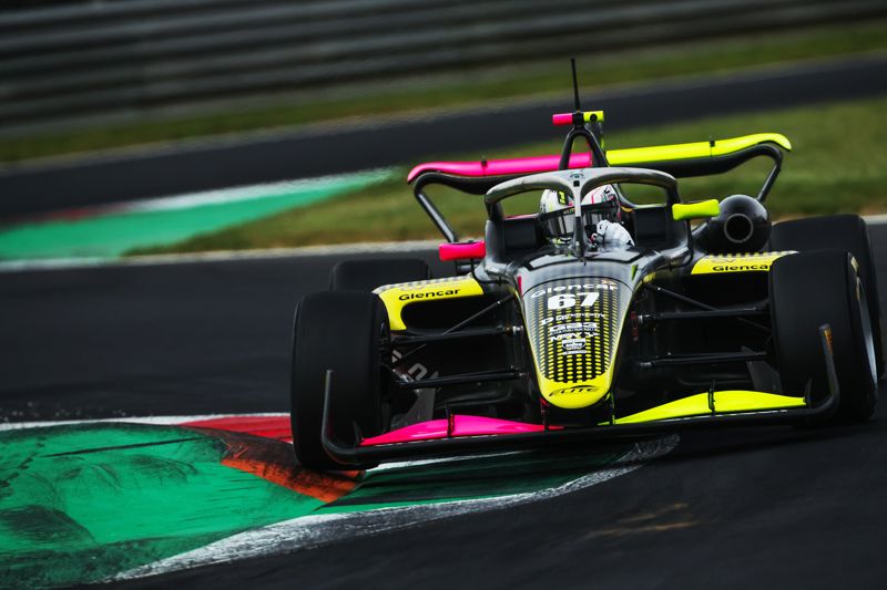 Phelps on the pace on Monza GB3 debut 