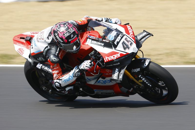 ZYN BSB Pre-Qualifying: Redding stays on top of Brands Hatch Friday