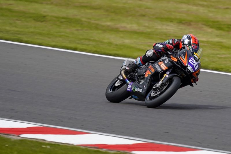 Pirelli British Sportbike Championship: Davidson stays on top in FP2
