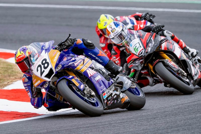 Ray claims fighting fourth at Brands Hatch