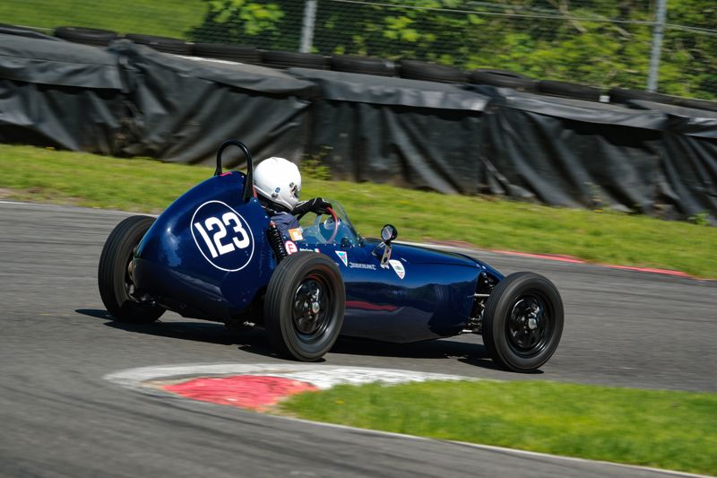 The Historic Wolds Trophy brings retro thrills to Cadwell Park this weekend