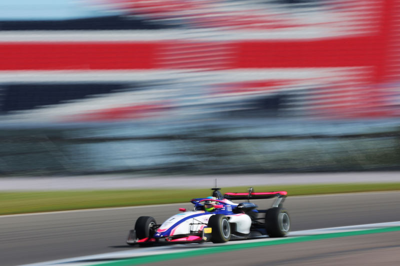 Fluxa sets Thursday testing pace at Silverstone Fluxa sets Thursday testing pace at Silverstone