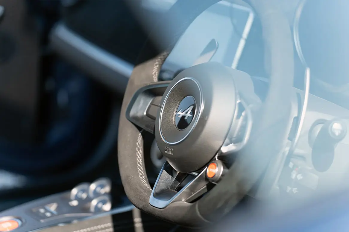 Alpine steering wheel