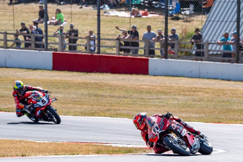WorldSBK Race 2: Dominant Bulega ends Donington Park weekend with a flourish