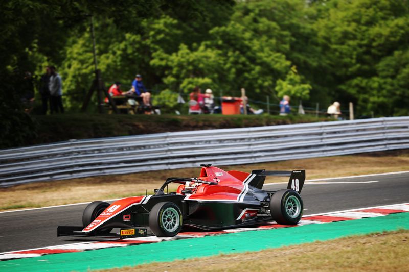 GB4 Championship leader Guinchard marches to double pole at Oulton Park