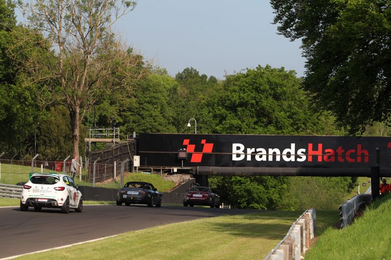We're about to go racing on the Brands Hatch Grand Prix circuit! We're about to go racing on the Brands Hatch Grand Prix circuit!