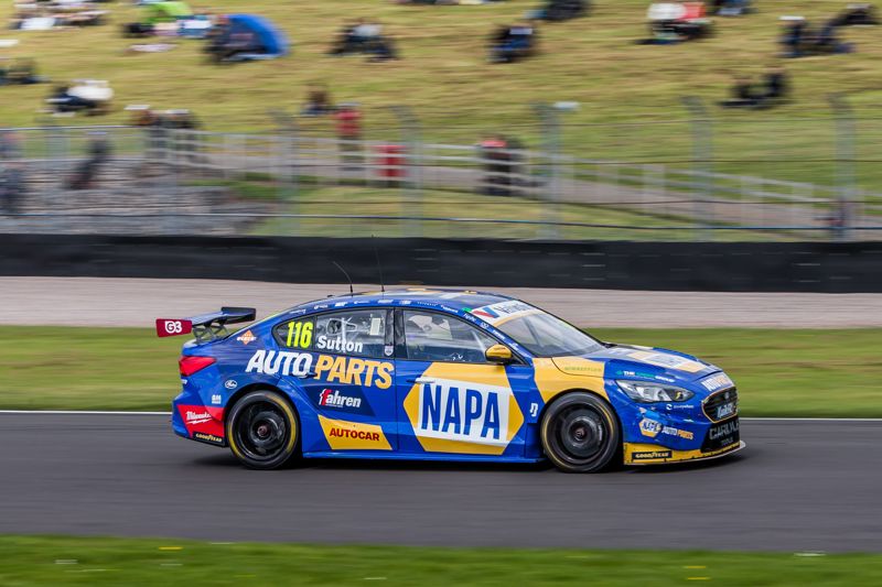 BTCC Race 3: Sutton doubles up at Donington