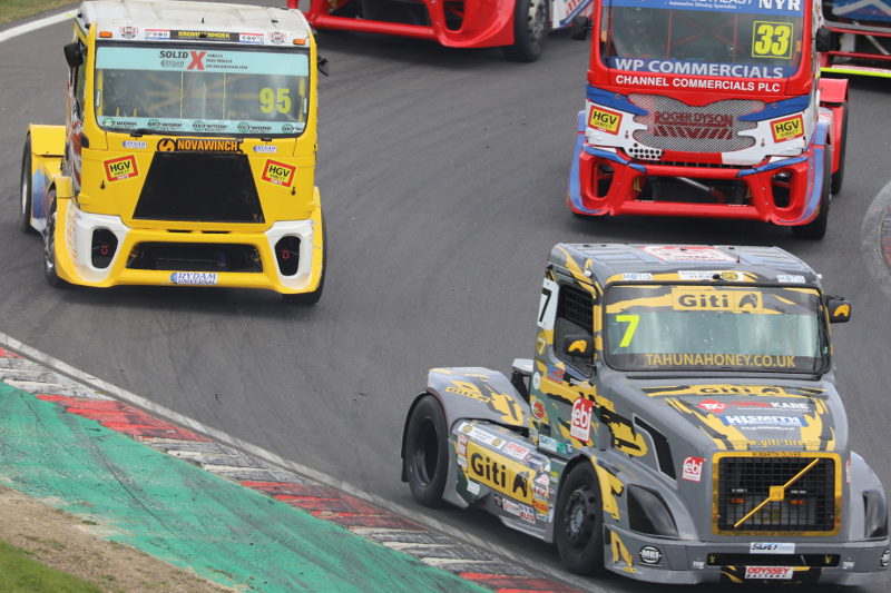 British Truck Racing: Veterans Oliver and Collett celebrate on Easter Sunday British Truck Racing: Veterans Oliver and Collett celebrate on Easter Sunday
