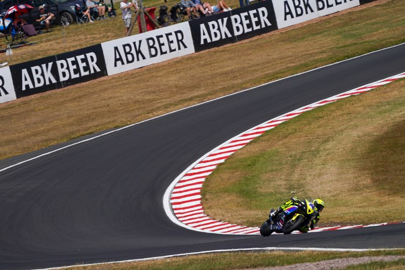 Quattro Group British Supersport Championship: Bayliss holds off Stapleford to end Friday on top