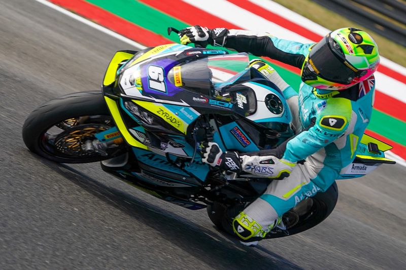 Pirelli British Sportbike Championship: Mackay pips Fleerackers in opening practice