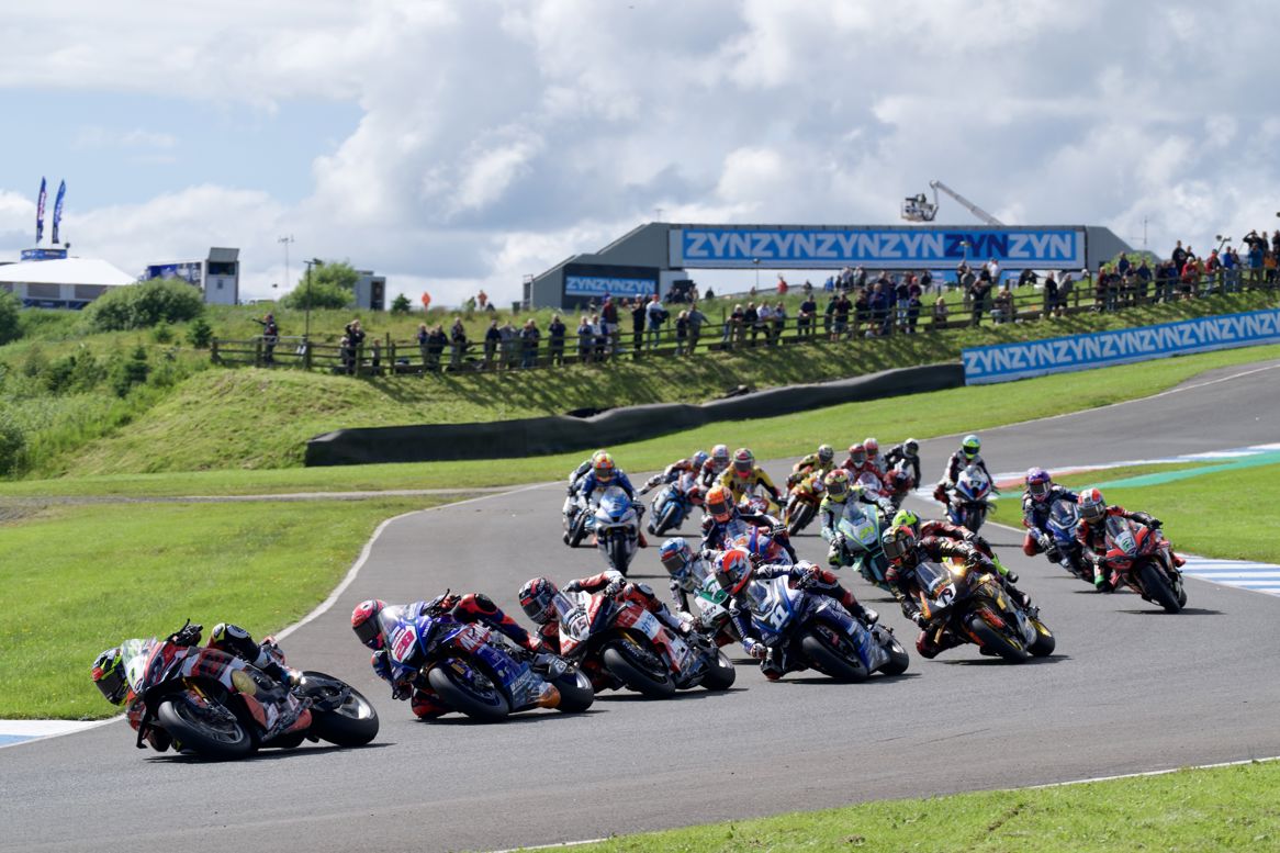 Ryde victorious as heartbreak for Ray with race one retirement