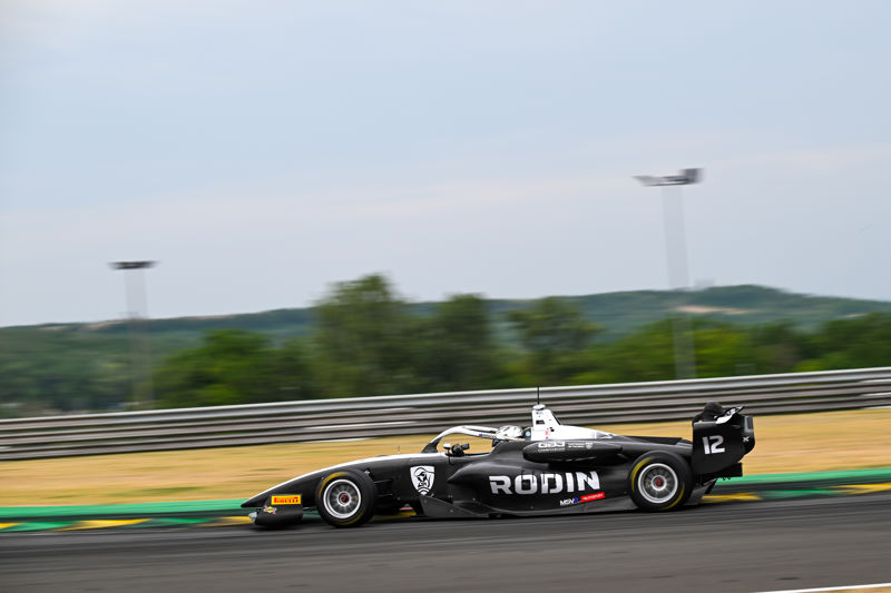 GB3 qualifying: Al Azhari and Ninovic storm to record-breaking Hungaroring poles