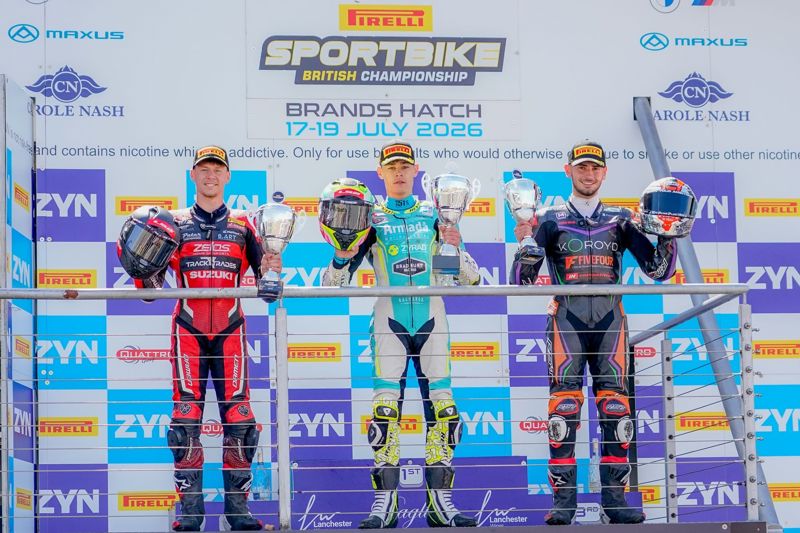 Pirelli British Sportbike Championship: Mackay celebrates back-to-back wins with victory over Fleerackers Pirelli British Sportbike Championship: Mackay celebrates back-to-back wins with victory over Fleerackers