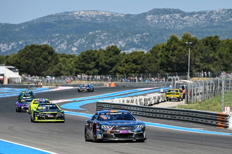 Ghirelli and Jouffreau share V8GP spoils at EuroNASCAR France round