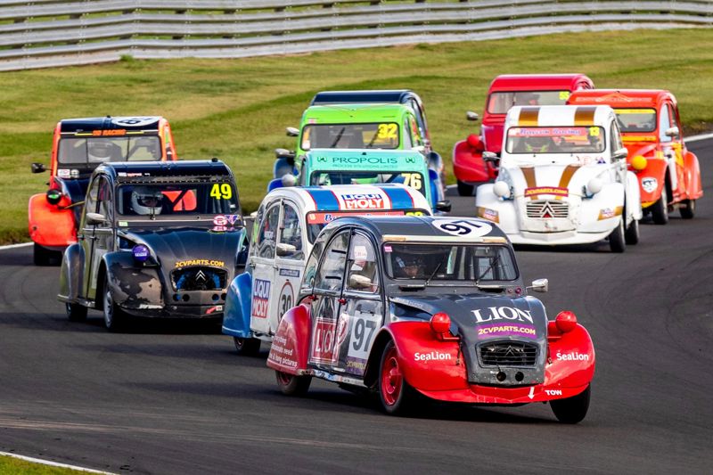 2CV 24 Hour race brings endurance fun to Snetterton this weekend 2CV 24 Hour race brings endurance fun to Snetterton this weekend