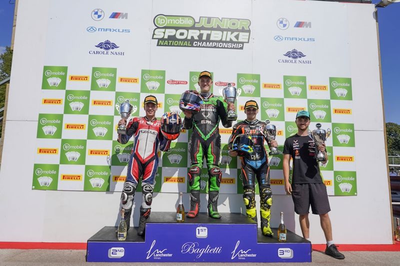 1pMobile National Junior Sportbike Championship: Mackenzie holds off van Nieuwkerk for Race One win