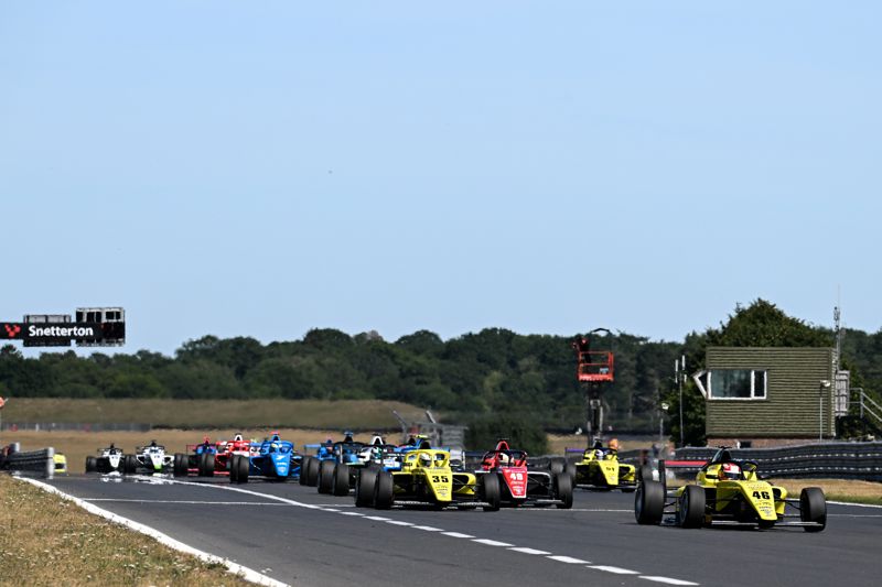 Watch again: Snetterton