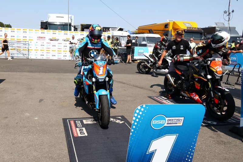 ROKiT OFF BMW F 900 R Cup: Heat wins for Burrell and Coates