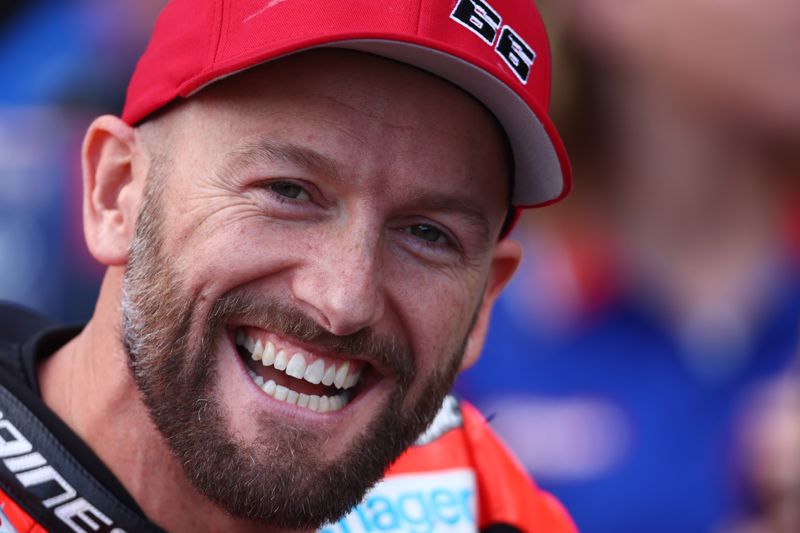 Tom Sykes returns to Donington Park with Sencat IN Competition by Swan Racing Aprilia