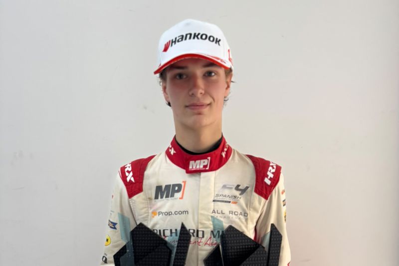 F4 Spanish Championship Race 1: Schormans claims victory at Circuito de Navarra
