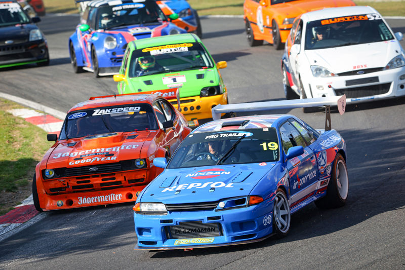 Retro Touring Car Weekend powers into Cadwell Park this April