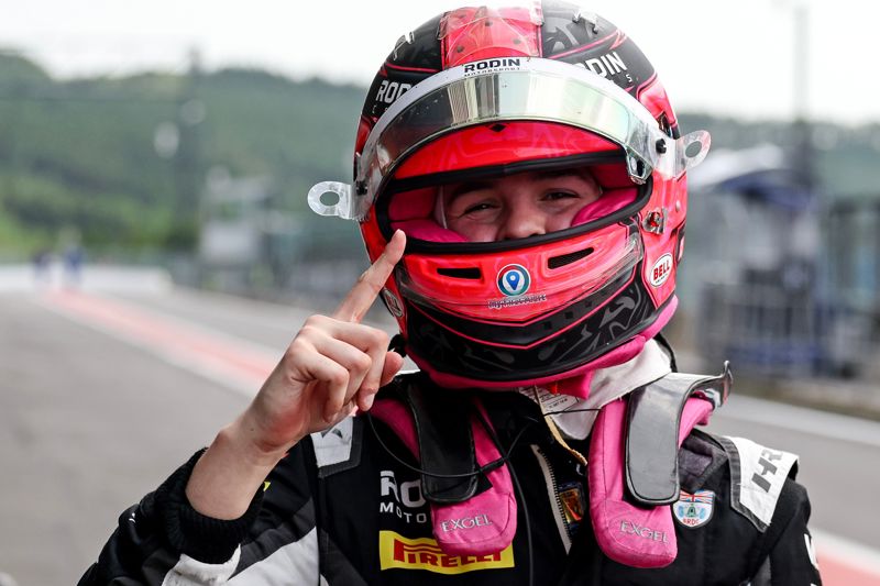 Abbi POLEing! Pulling makes history as first woman to take GB3 pole