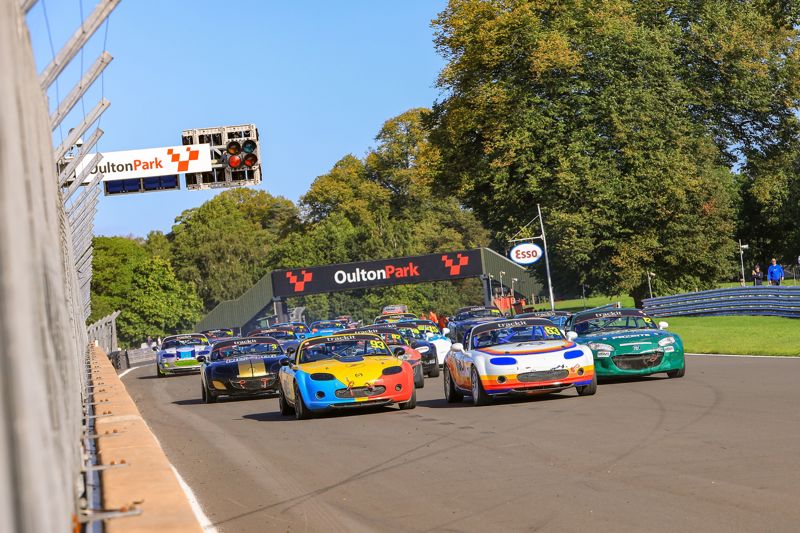 Hills & Allwood share victory at Oulton Park! Hills & Allwood share victory at Oulton Park!