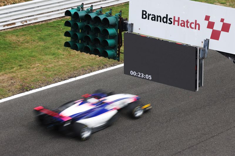 Friday testing updates: Heuzenroeder tops Brands Hatch testing on Indy circuit