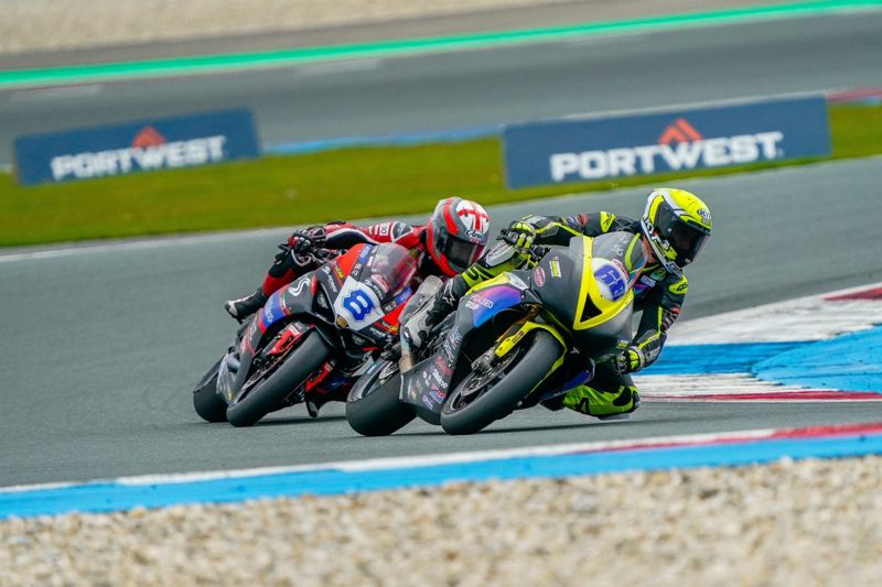 Quattro Group British Supersport Championship: Bayliss pips Stapleford to Sprint win
