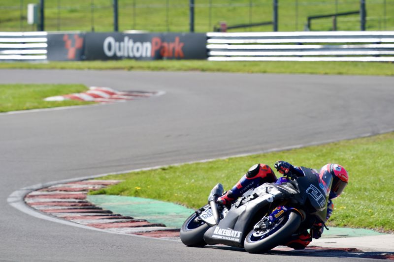 Ray back on top ahead of Ryde at Oulton Park in session four