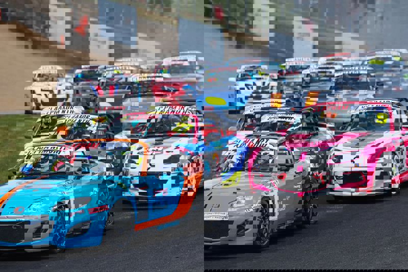 BRSCC Mazda MX-5 Weekend brings roadster fun to Snetterton this weekend BRSCC Mazda MX-5 Weekend brings roadster fun to Snetterton this weekend