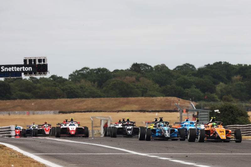 Watch again: Snetterton race one