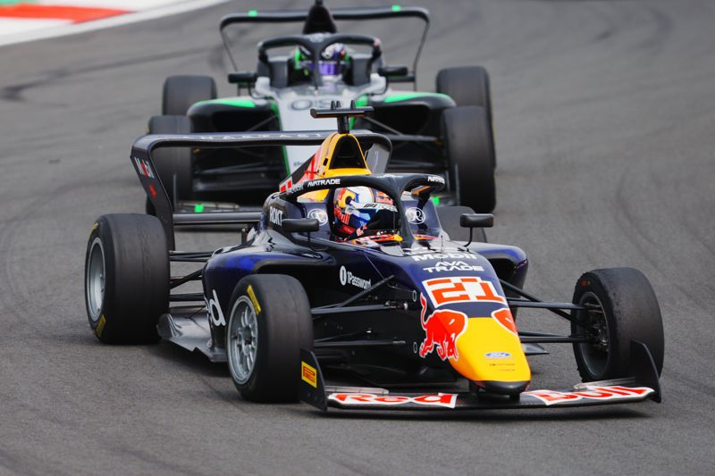 F1 Academy Test underway at Circuito de Navarra 
