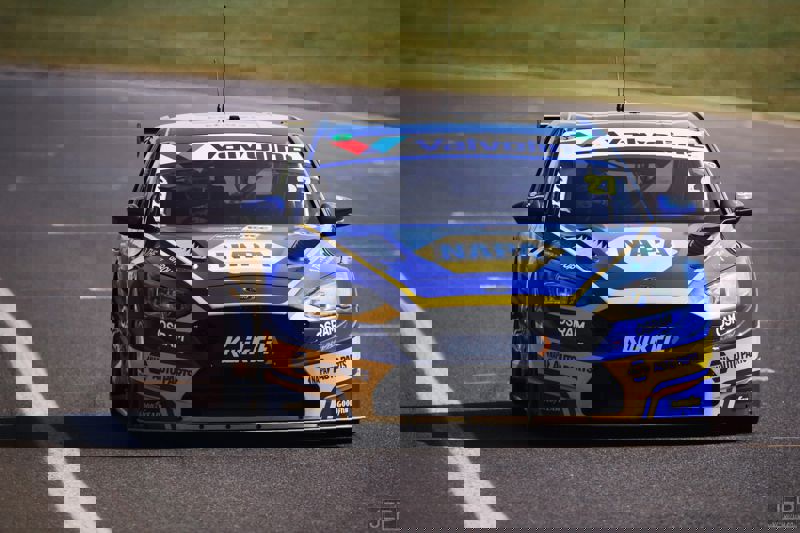 BTCC Race 1: Cammish claims first win of 2025 at Snetterton