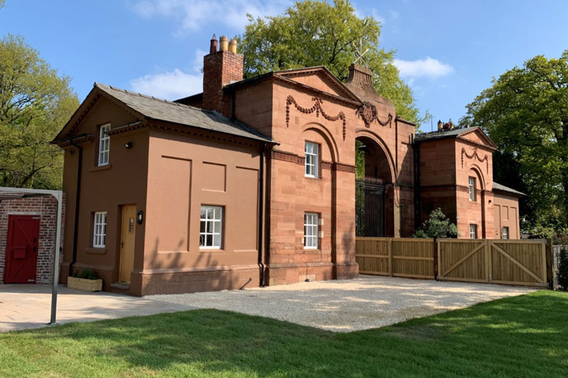 Stay trackside at Oulton Park’s iconic Lodge in 2026