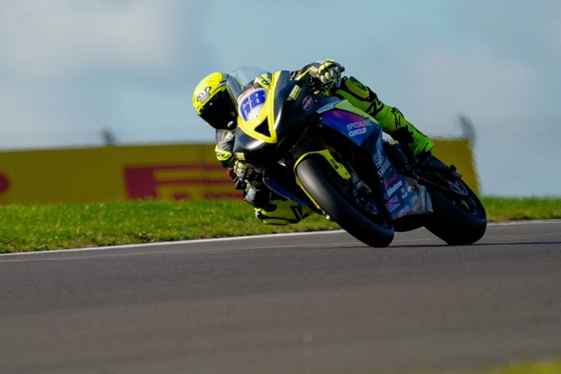 Quattro Group British Supersport Championship: Bayliss stays ahead to secure pole